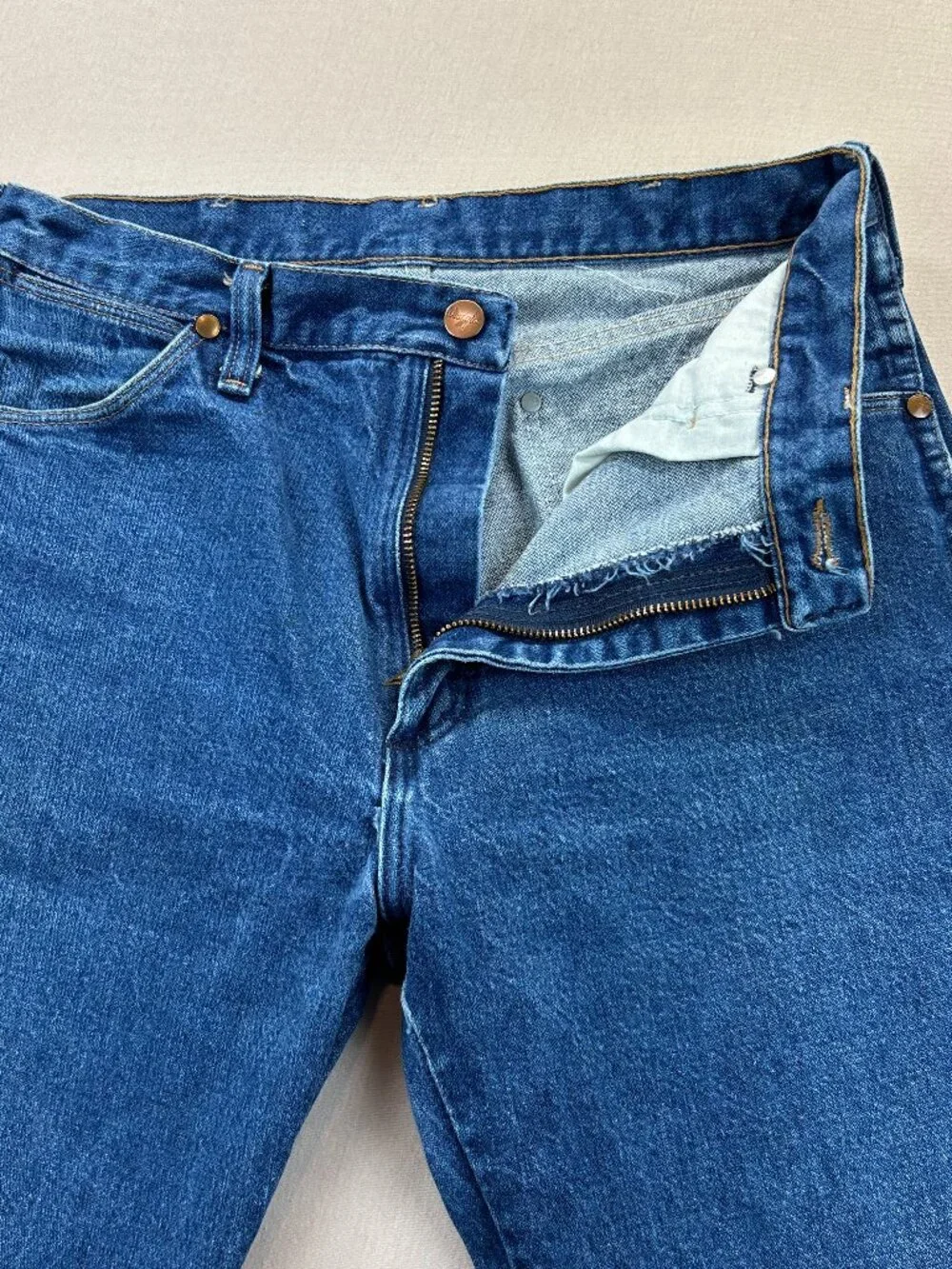 Wrangler Straight Jeans Mens Size 32x33 Blue Denim Vintage 13MWZ Made in USA